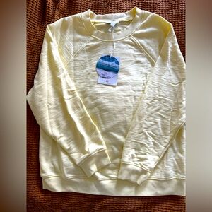 AG knitted light yellow sweater